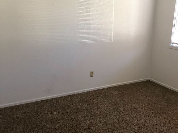 4th image of 4605 63rd St