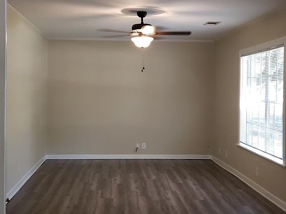 2nd image of 822 Evelyn St