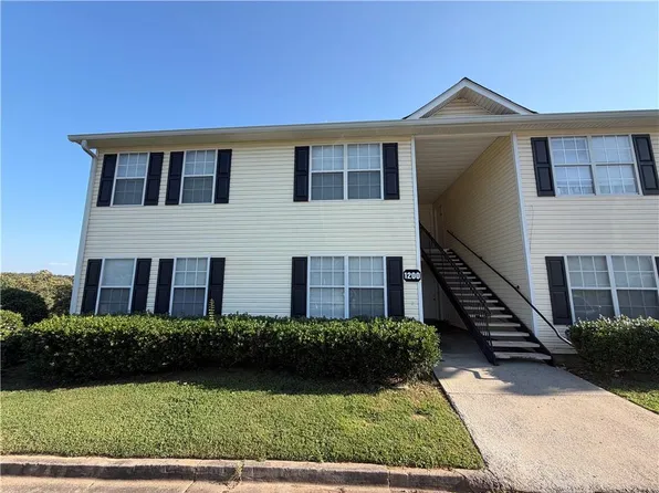800 Stonehaven Cir #800, Cartersville, GA 30121