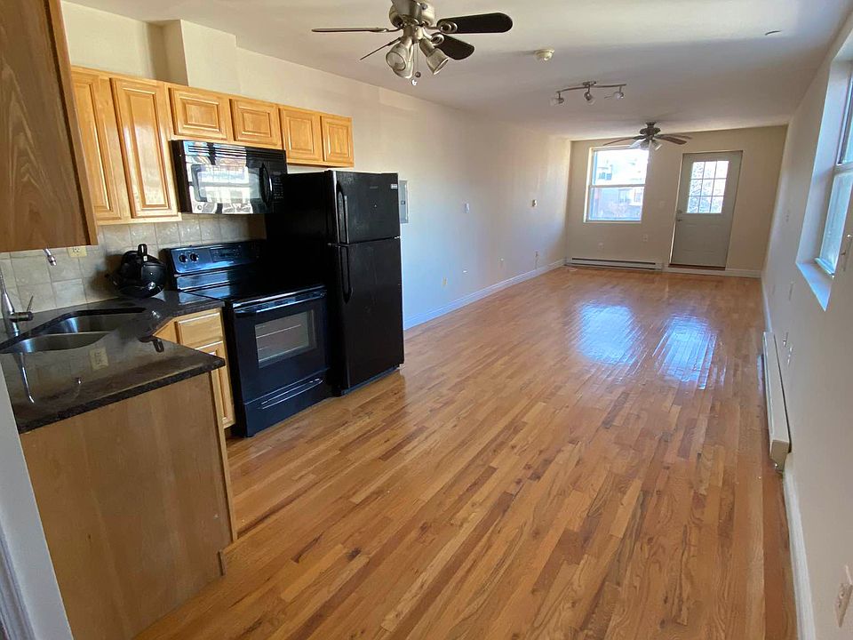 1st image of 306 Bond St #3C