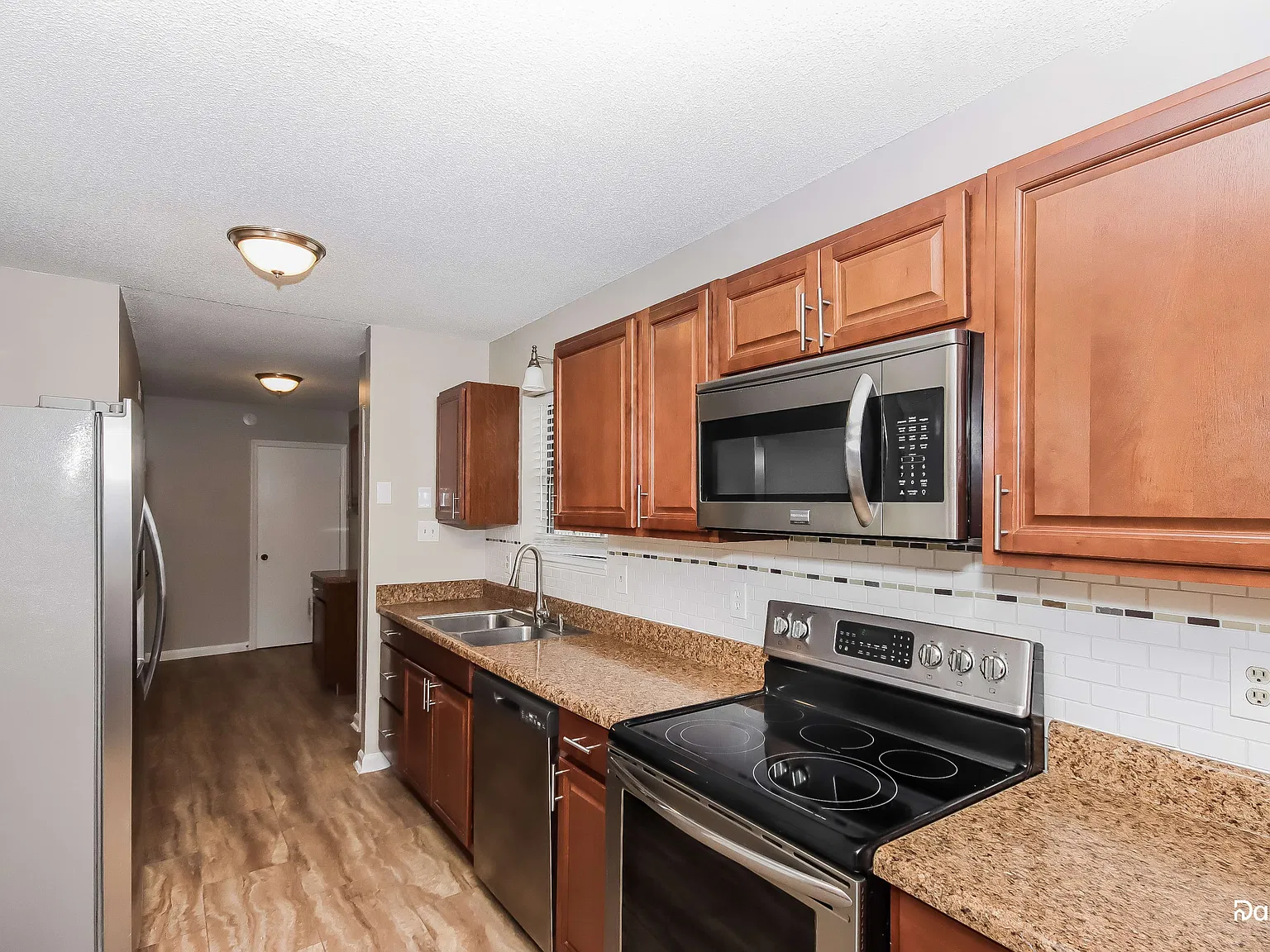 3 bed, 2.0 bath, 1314 sqft, $1,705 — Photo 4