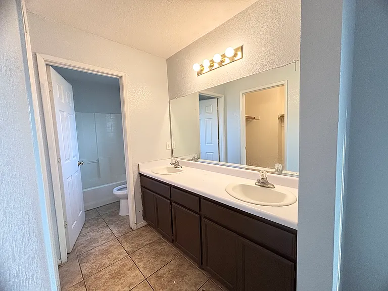34 Barbados Ct — Photo 5