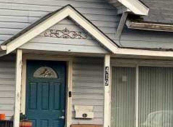 2nd image of 419 SE Sheridan Rd