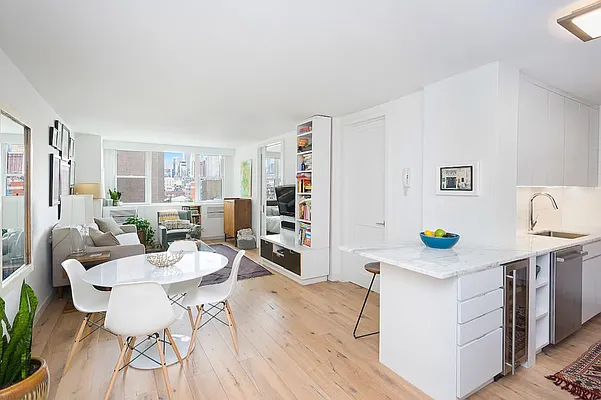 77 Seventh Avenue #5B