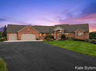 9376 Copper Greens Ct SE, Caledonia, MI 49316
