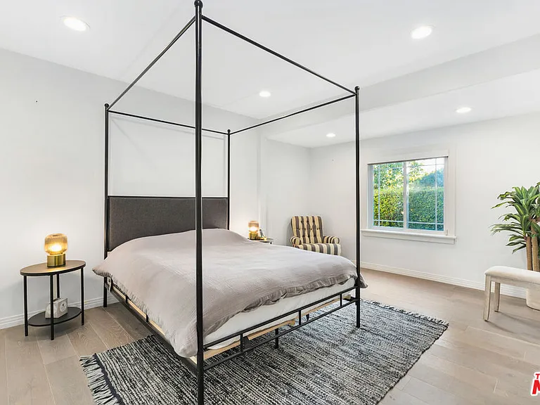 801 N Laurel Ave — Photo 12
