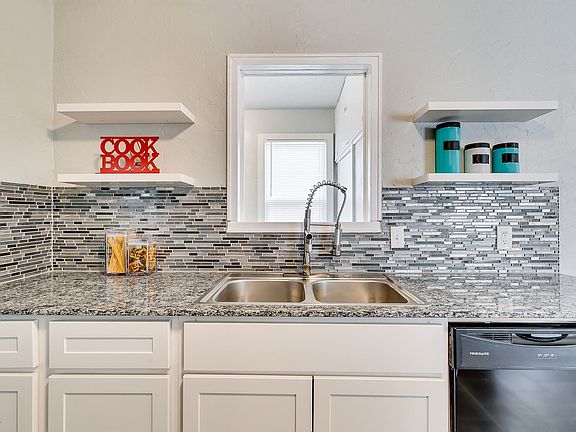 28_1313_NE_44th_St28_mls