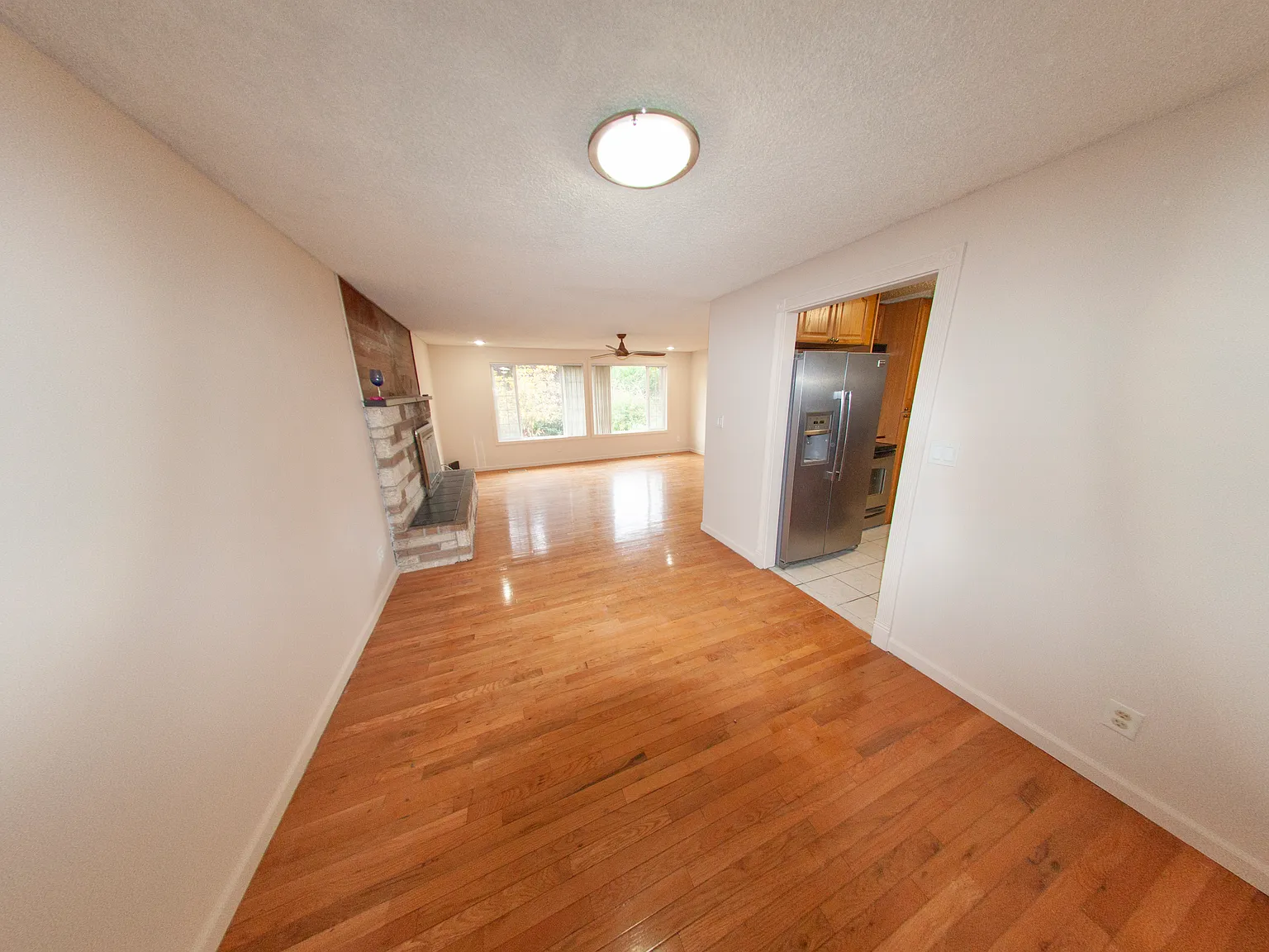 6 bed, 2000 sqft, $4,800 — Photo 4