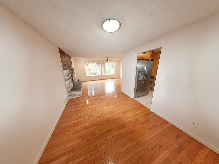 4826 26th Ave SW — Photo 4
