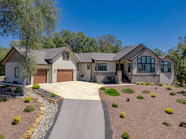 23235 Darkhorse Dr, Auburn, CA 95602