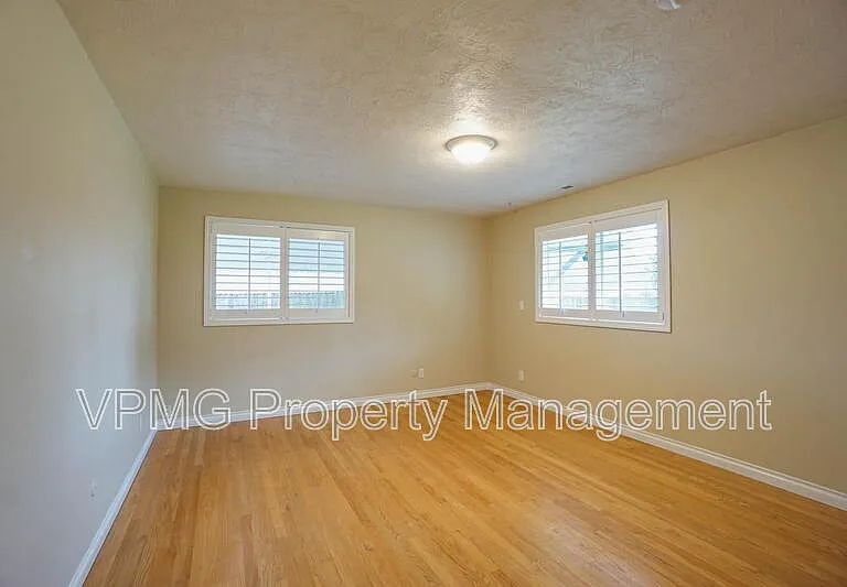 2218 E 18th St #A — Photo 16