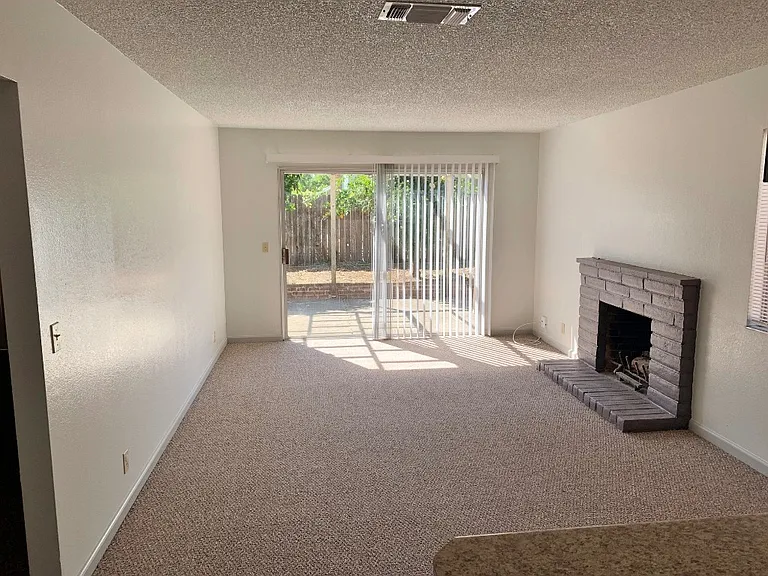805 Avon Ct — Photo 8
