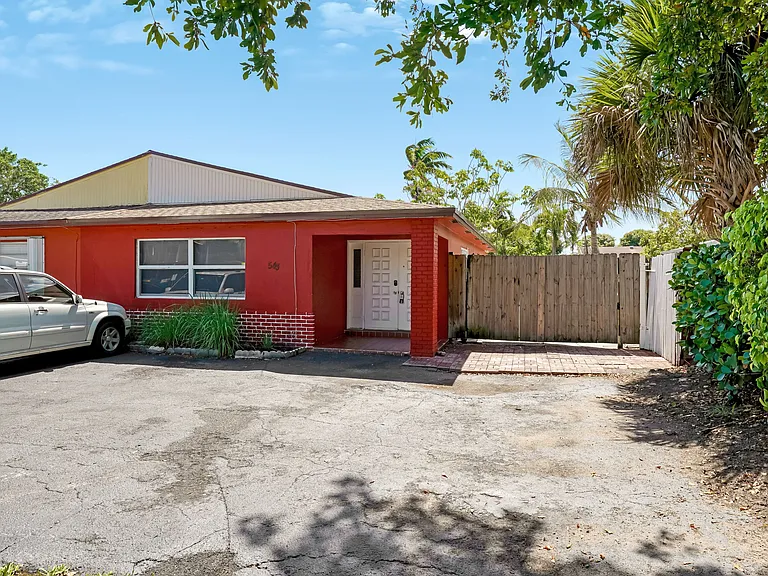 543 SW 61st Ter — Photo 22