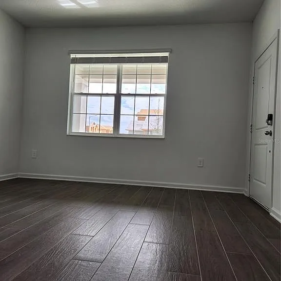 997 Waterfall Blvd — Photo 5