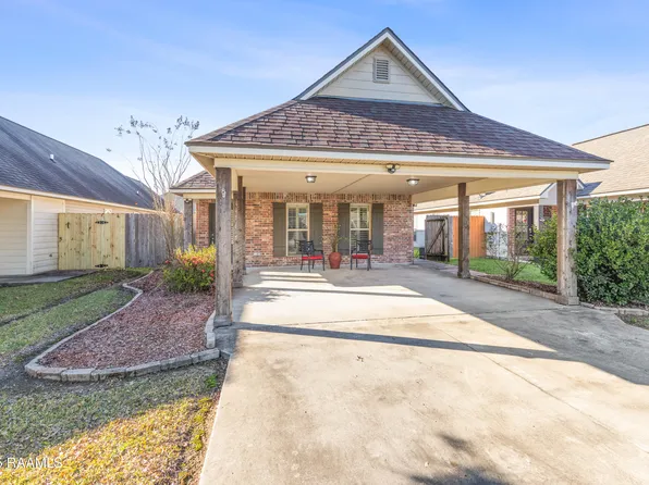 111 Acacia Ln, Abbeville, LA 70510