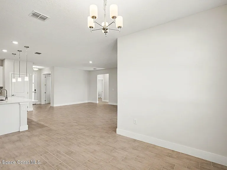414 Caribbean St SE — Photo 10