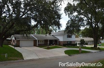 Gated Lakewood Neighborhood
						:
						Close to town; county taxes; Family & entertaining! Pride of ownership!