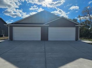 2909 S Bunker Hl, Wichita, KS 67210