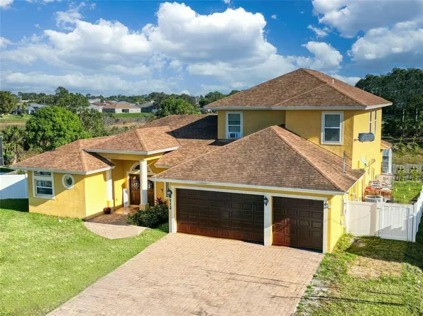 6112 NW Ginger Lane, Port St Lucie, FL 34986