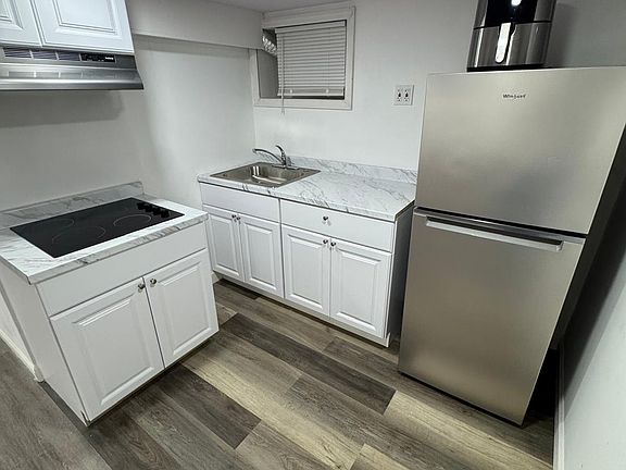 2nd image of 209 21st St Floor Basement
