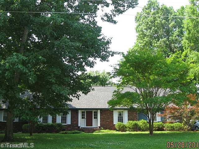 1st image of 308 Maplewood Dr