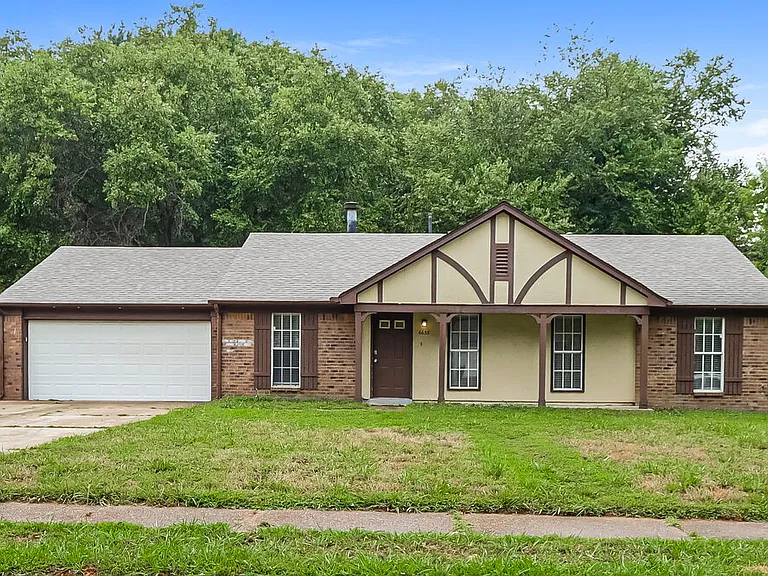 6635 Dunbarton Dr — Photo 1