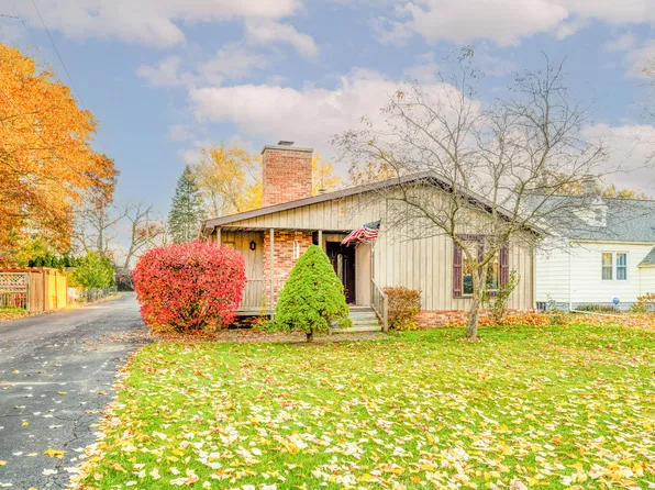 2737 Niles Rd, Saint Joseph, MI 49085