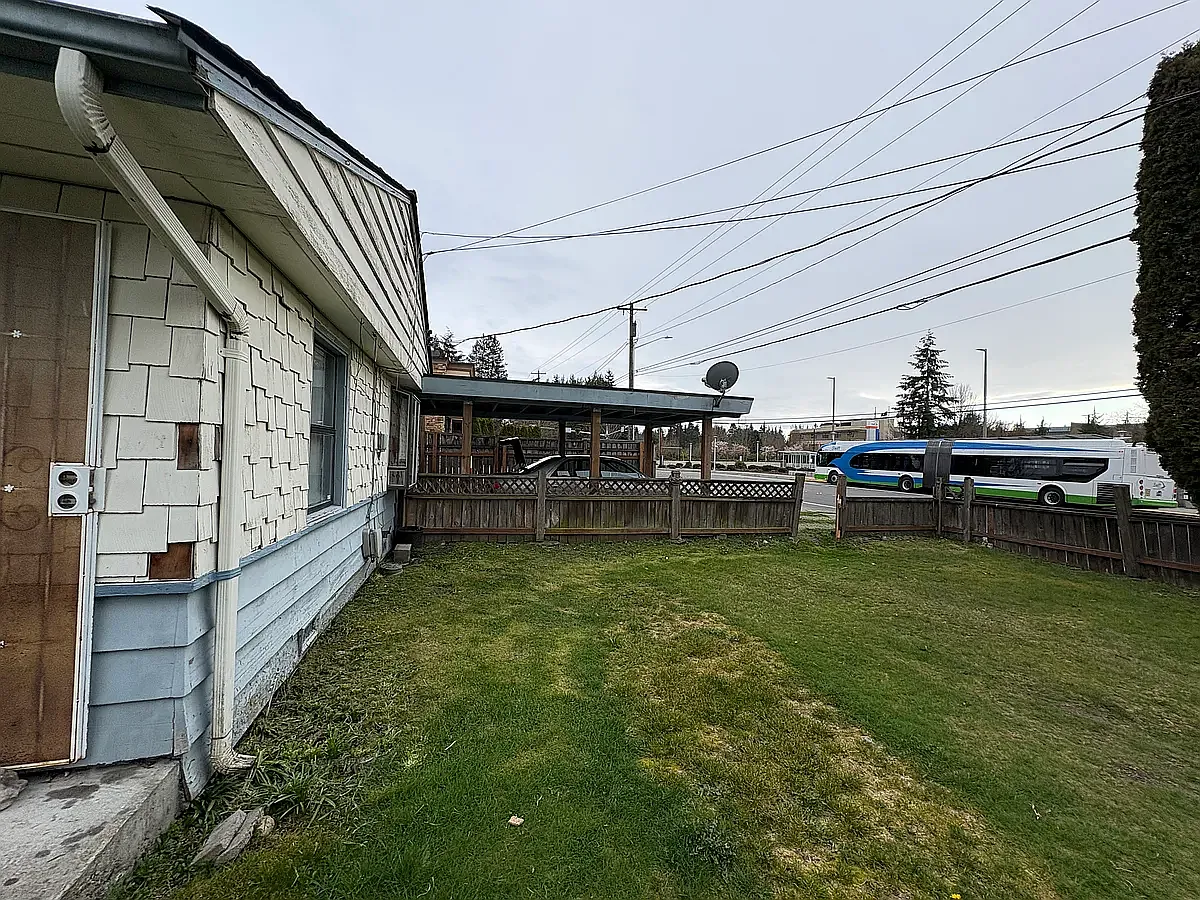 Building Photo - 68th Ave W
