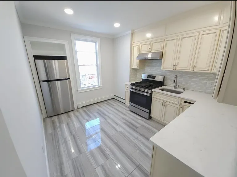 7409 2nd Ave #1 — Photo 5