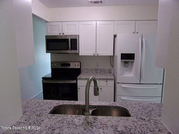 4th image of 261 Naylor Dr