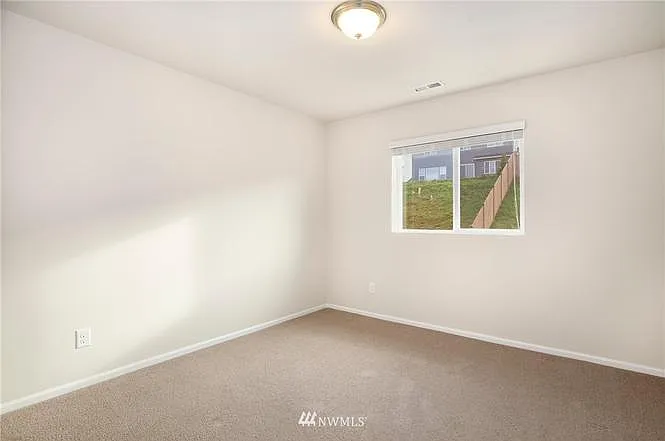 2730 Saga Ct NE — Photo 10