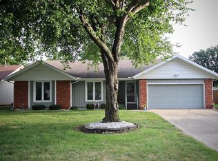 1243 W Riverside St, Springfield, MO 65807