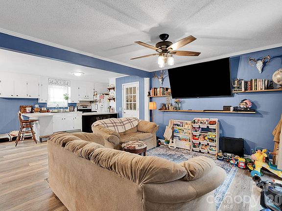 3rd image of 17154 Frog Pond Rd