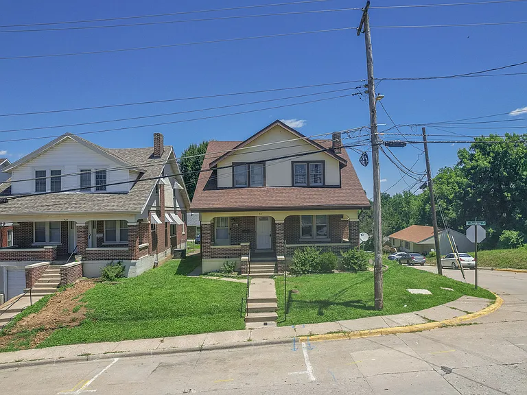 929 E Dunklin St #A — Photo 2