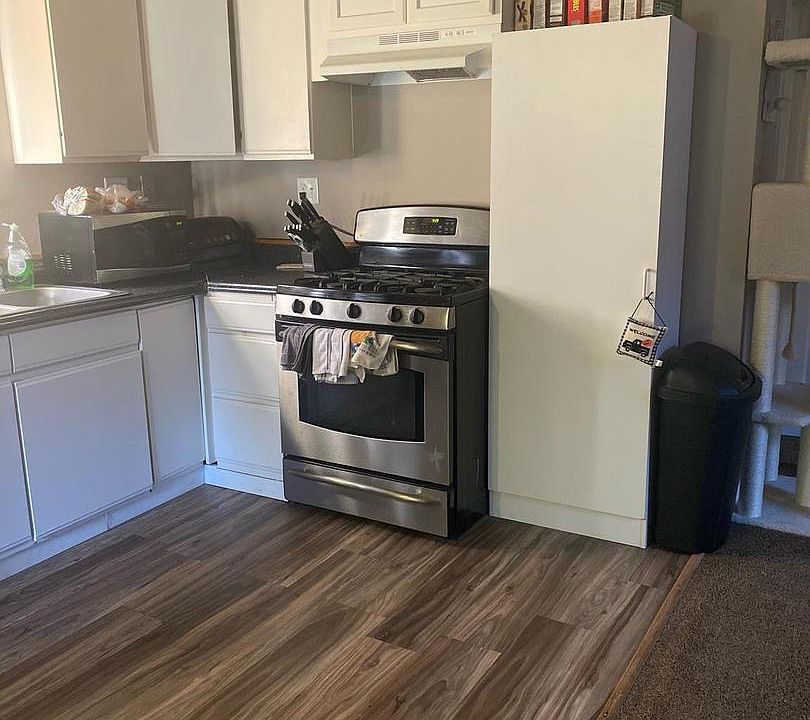 2nd image of 7907 Doris Dr