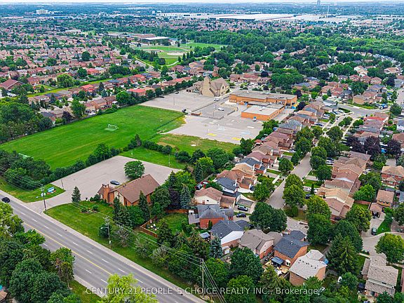 4th image of 27 Reynier Dr