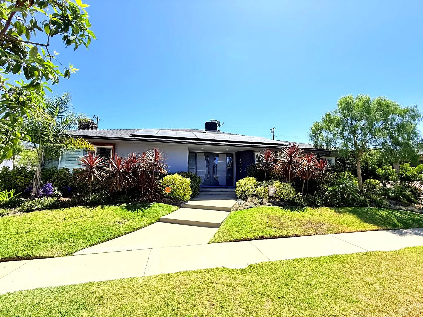 Fantastic 4 Bed 4 Bath Home with Pool and Spa in Upper Ladera Heights — Photo 2