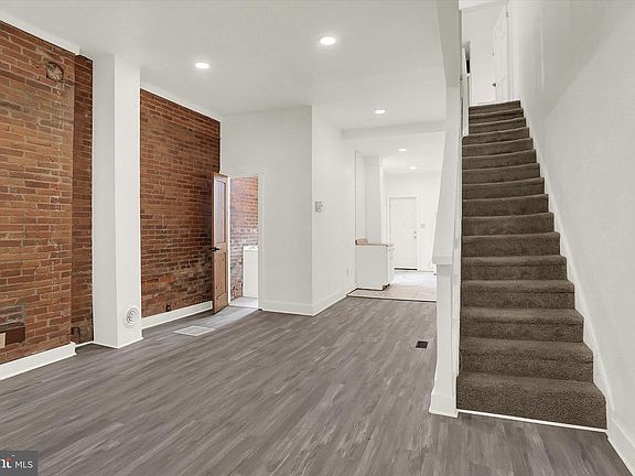 3rd image of 1209 Market St