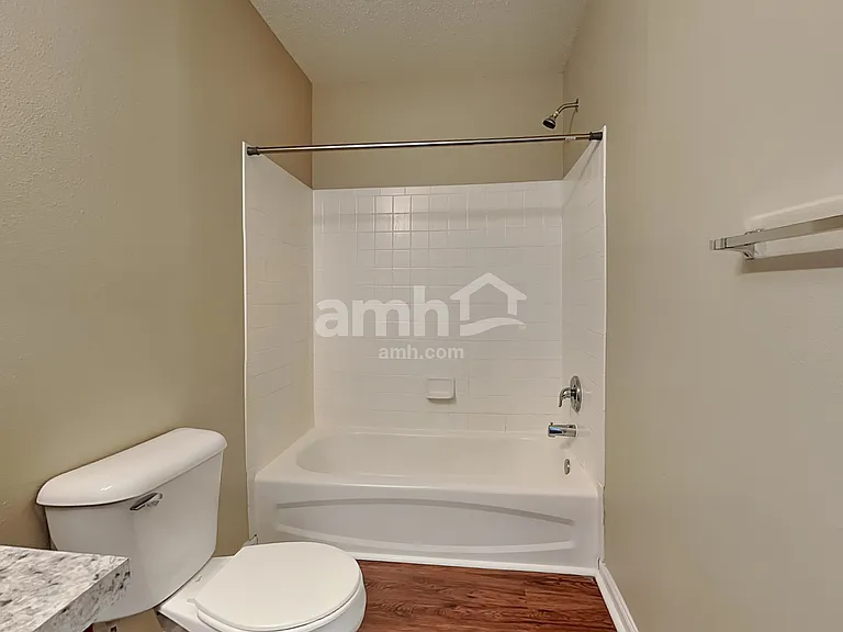 106 Frostwood Ln — Photo 11