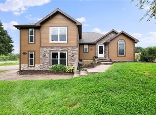 17921 Fairmount Rd, Tonganoxie, KS 66086