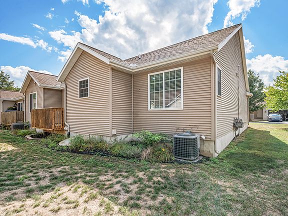 2nd image of 722 Tioga Park Dr #722
