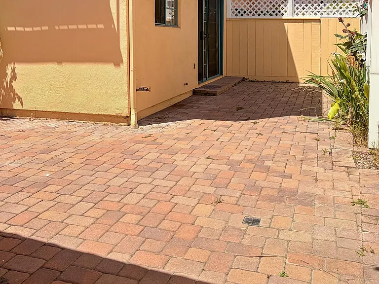 4297 Carpinteria Ave #5 — Photo 19