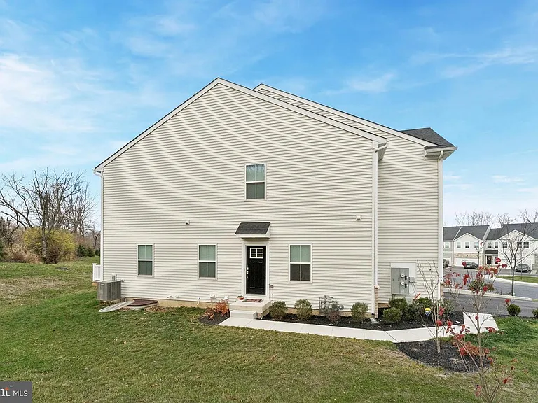 141 Four Leaf Dr — Photo 42