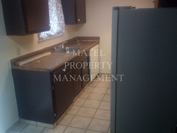 4th image of 702 E Yorkshire Dr #1-4