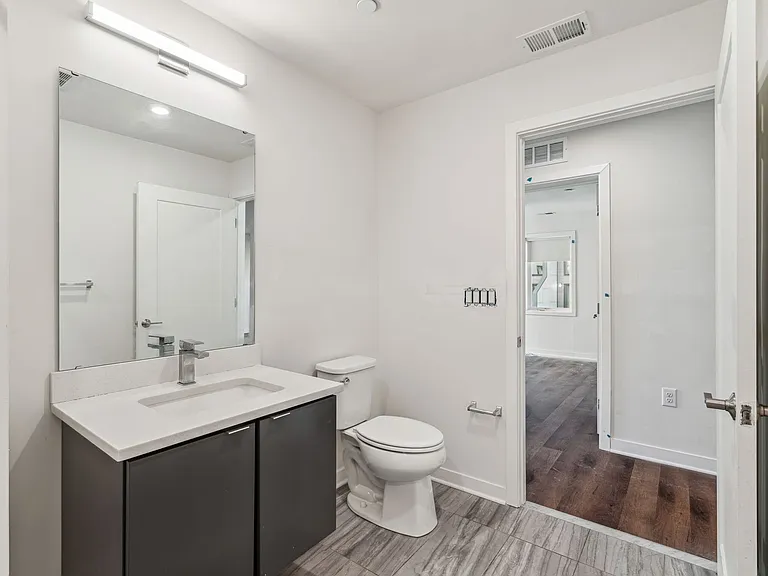 Graduate Pointe — Photo 131