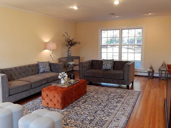 5th image of 12 Longview Ave