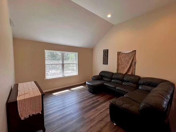 5th image of 118 Plains Rd #2