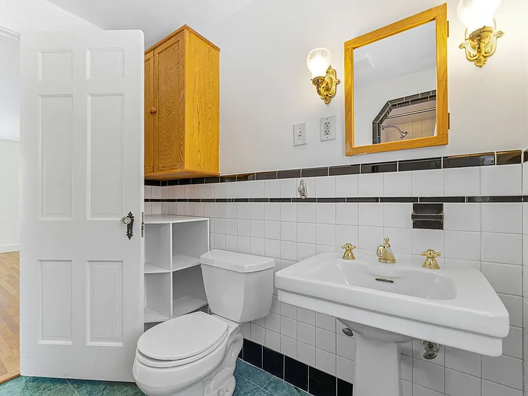 48 Acacia Ave — Photo 35