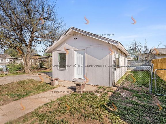 2nd image of 3110 San Jacinto Ave
