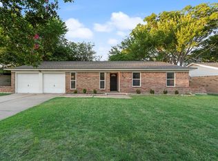 913 Childers Ave, Benbrook, TX 76126